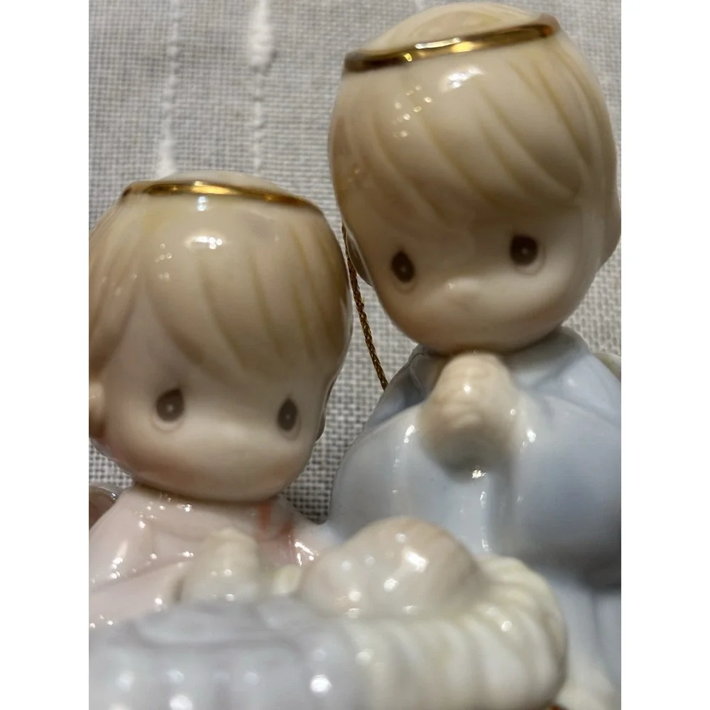 Vintage 1997 Holy Family Precious Moments Nativity Ornament Christmas NWOB
